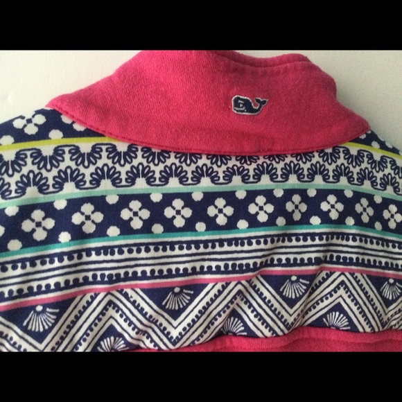 vineyard vines sweatshirt - Picture 8 of 11